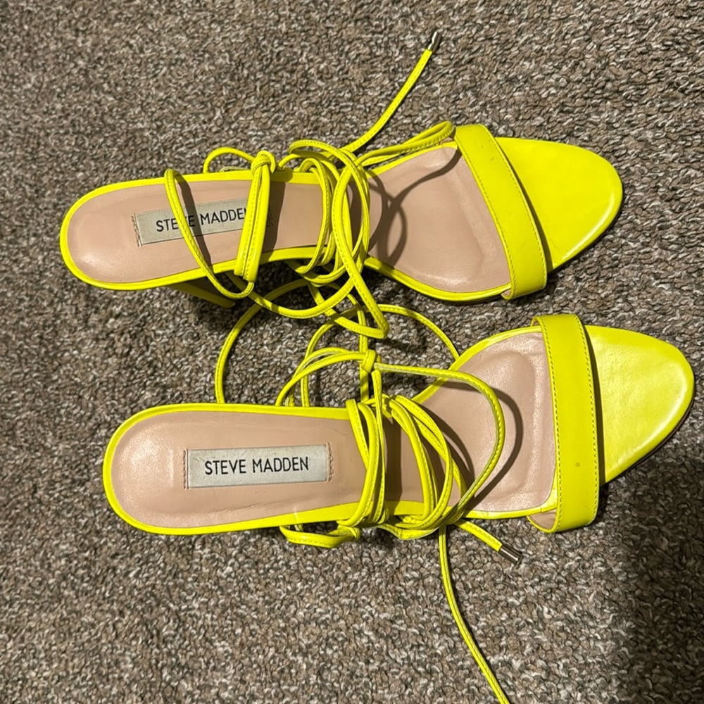 Steve Madden Lace up heeled sandals